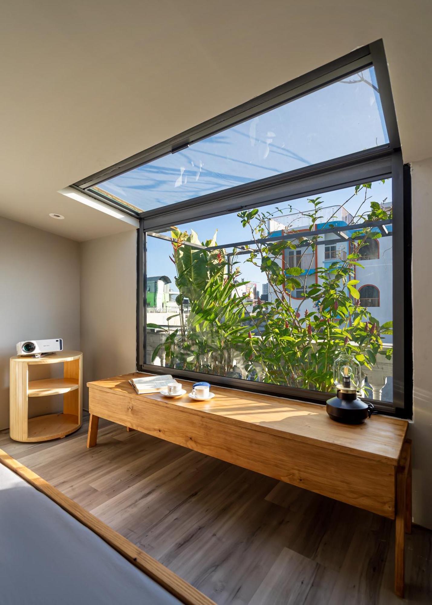 Khách sạn hẻo lánh Mersey Saigon *